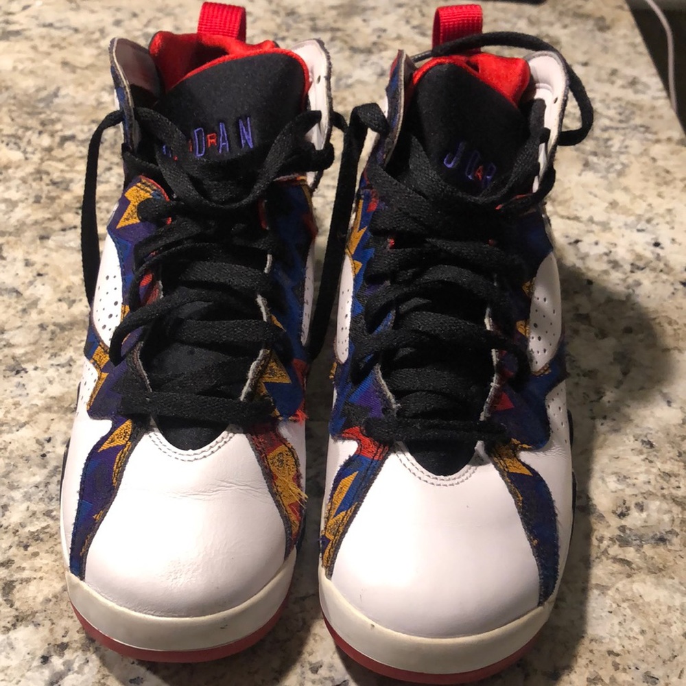 Multicolor Jordan’s worn!! Size 6.5Y